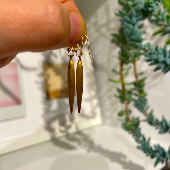 Ted Muehling - Rice Drop Earrings - Picture 4 of 6